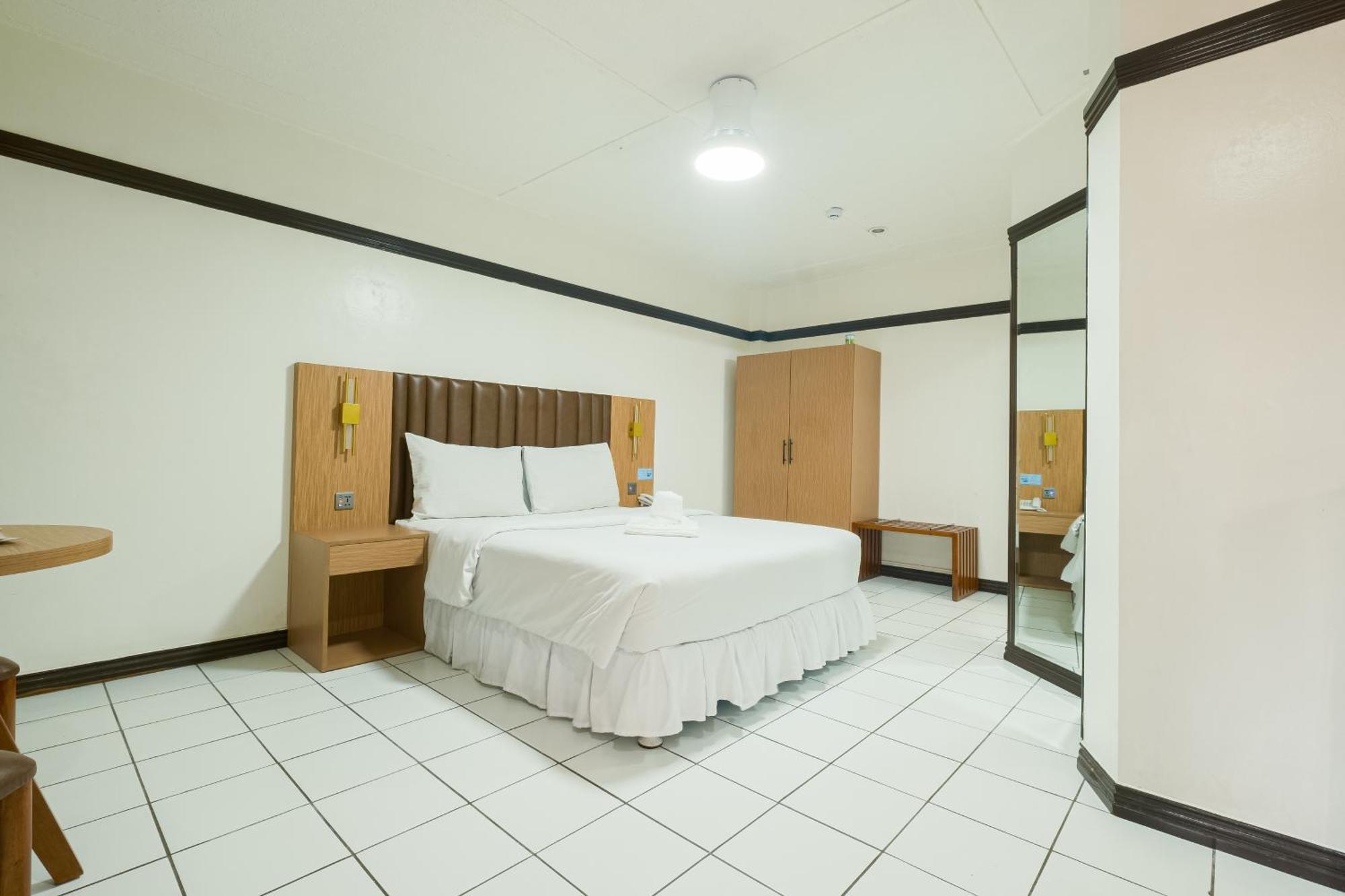 Orchid Hotel Angeles