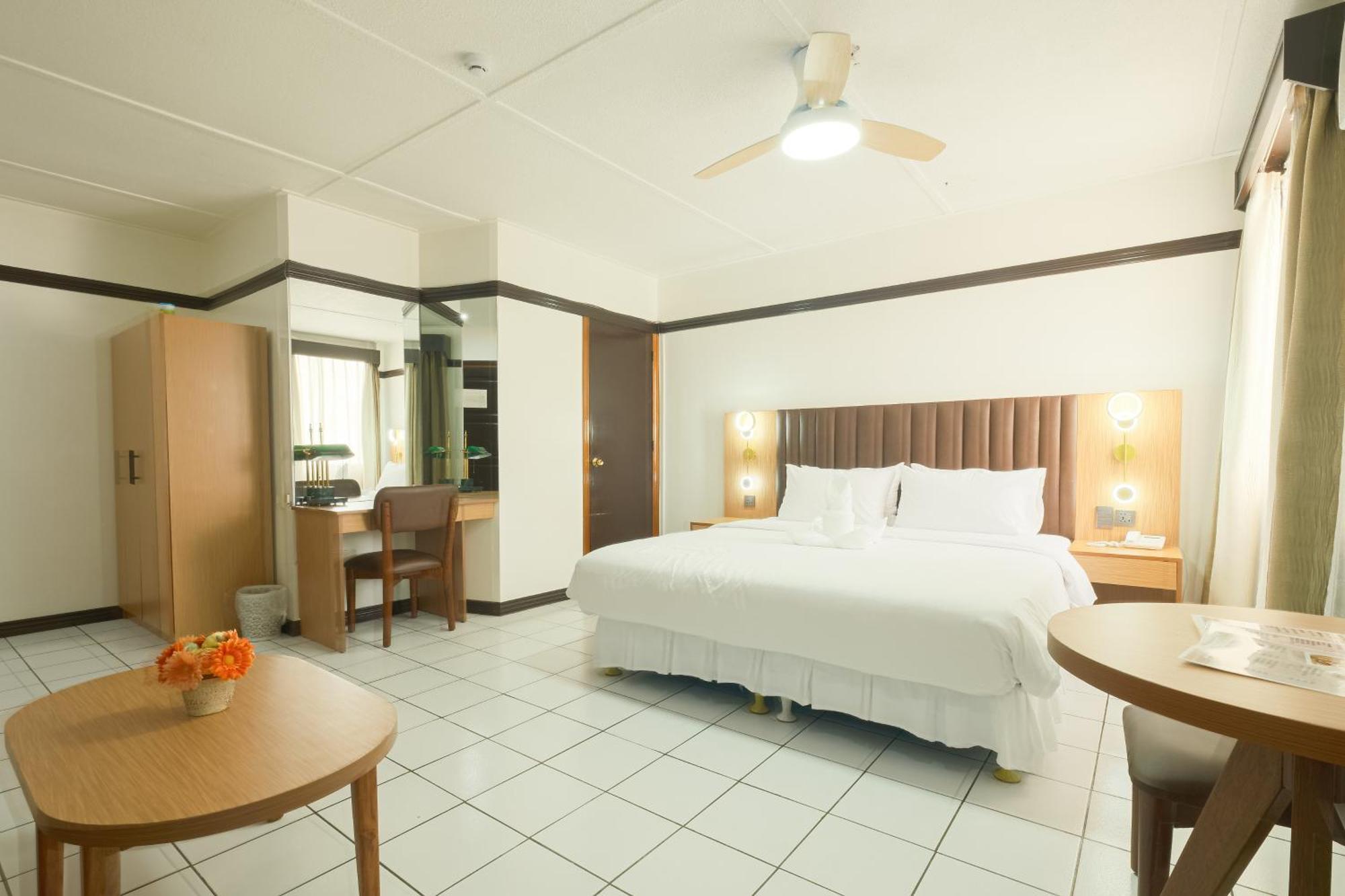 Orchid Hotel 3*